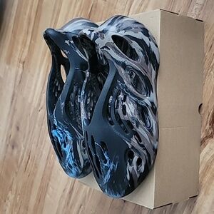 YEEZY FOAM RNR 'MX CINDER'